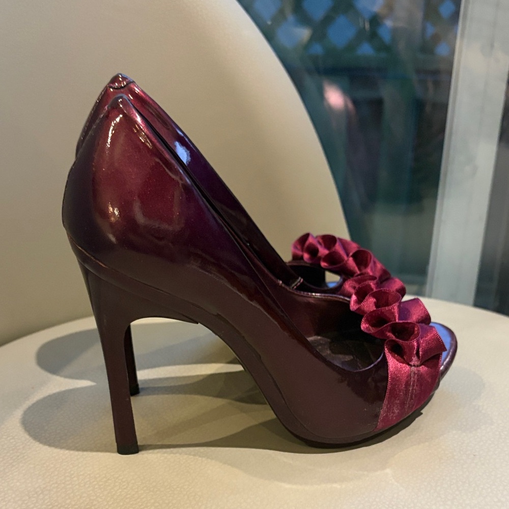 Carlos by Carlos Santana Burgundy Ruffle Peep-Toe Heels